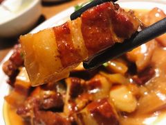 大理雕梅红烧肉-云海肴·汽锅鸡·云南菜(美罗城店)