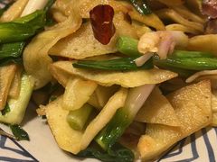 -霄汉牛三鲜湖北砂锅菜(万松园2店)