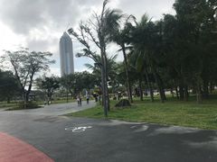 -万绿园