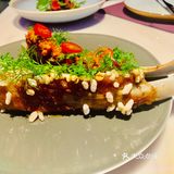 使劲凹造型拍视频，好看极了 然后是菜品