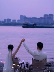 -雪中彩影婚纱摄影·微光艺术中心