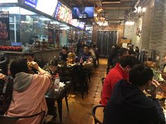 大堂-巴四老城区炭火蛙锅(张江店)