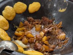 -粘豆包柴火铁锅炖