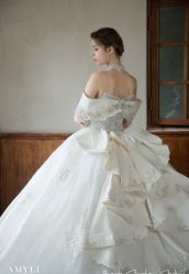 -艾米丽婚纱礼服
