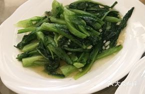 Stir-Fried Oil-maicai with Garlic