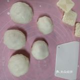 来做可爱的冰皮月饼吧~  1