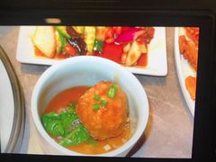 鸭蛋黄狮子头-闫府私房菜·老字号(恒隆店)