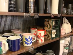 自助调料区-星巴克臻选(青岛麦凯乐分店)