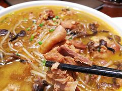 小鸡炖蘑菇-李老哈·东北菜(宋园路店)