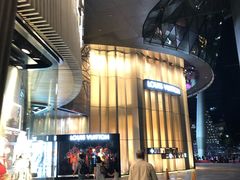 -爱雍·乌节