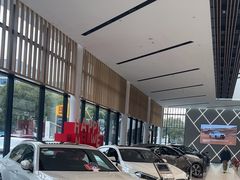 -上海宝信宝马4S店