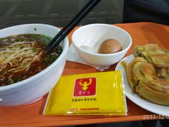 -牛一嘴·兰州牛肉面·大盘鸡(财富中心店)