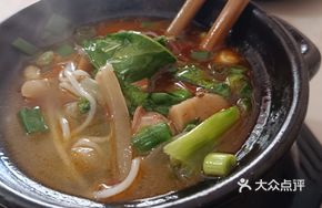 Slightly Spicy Pickled Radish Duck Noodles