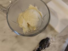 香草冰淇淋球-思帕瑞冰淇淋(蛋糕·甜点·芝罘区店)