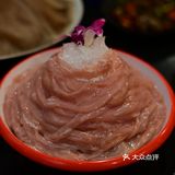 国潮风。这家火锅店以国潮风为特色