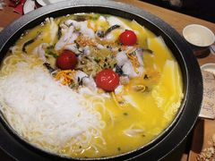 -山城外·非遗酸菜鱼(蜀都万达店)
