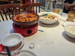 -渝是乎酸菜鱼·川渝小炒(新世界百货望京店)