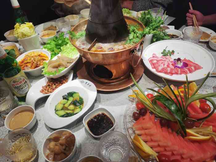 东来顺饭庄(前门大街店)-"很不错的老字号,铜锅涮肉就是好吃,肉片切.