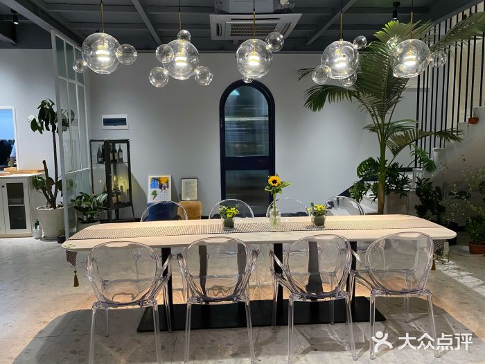 XUN Bistro西餐厅大堂图片