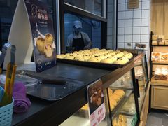 面包甜点陈列柜-欢誉友谊西饼店(总店)