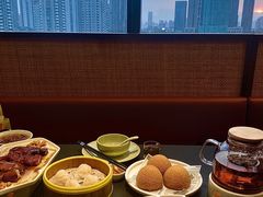 -蝴蝶里·粤菜·点心(滨江龙湖店)