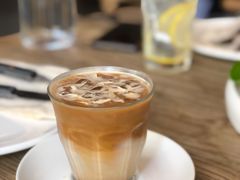 冰拿铁-Common Table · Brunch & Coffee