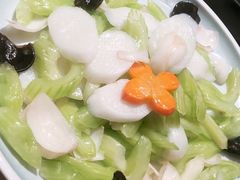-八府香鸭·啫啫煲(华山路店)