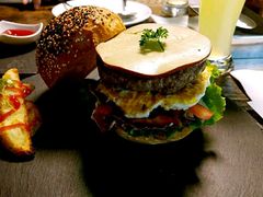 -HIGH FIVE哈福手工汉堡(桂林路店)