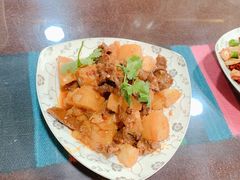 土豆烧牛肉-口口香小吃店