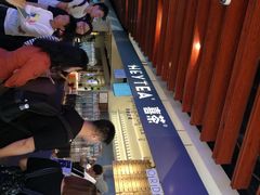 等位区-喜茶(上海正大广场店)