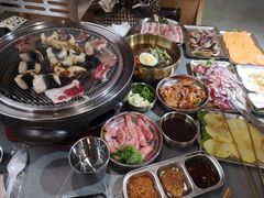 -围炉肉舍•炭烤活鳗•丹东海鲜烤肉(步行街店)