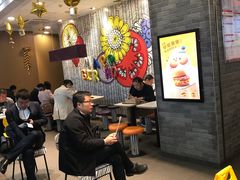 等位区-麦当劳(皇岗路店)