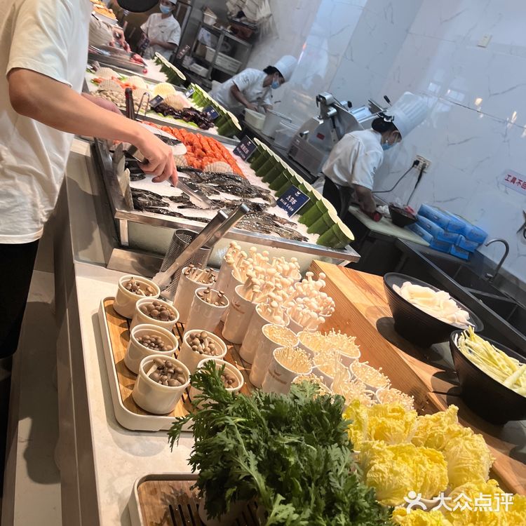 158/人 种类超多的海鲜自助餐｜现捞现煮，情侣约会好去处😽
