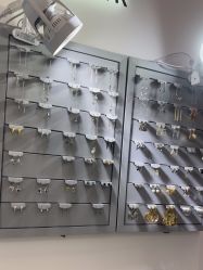 -AI艾耳·专业手工耳洞·穿孔美学馆