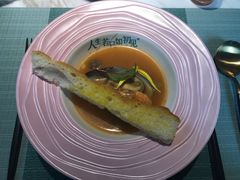 冬阴功海鲜汤-蜜桃花开·中西融合菜E&W(南长街店)