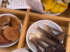 -阿婆情腊排骨火锅(金虹路店)