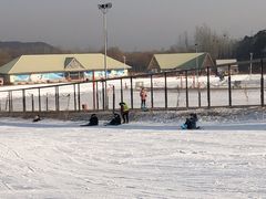 -十三陵雪世界滑雪场