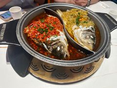 -阿瓦山寨·湘菜现炒·剁椒鱼头王(咸阳总店)
