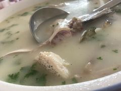-美顺香食府鱼头老店(雪野湖店)