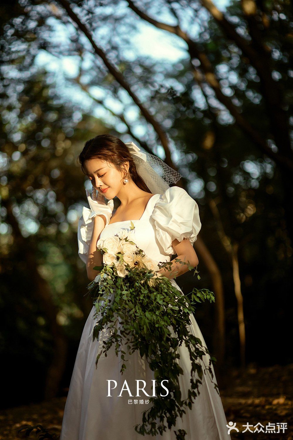 森系婚纱照|森林光斑下的浪漫婚纱照