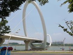 -南京眼步行桥