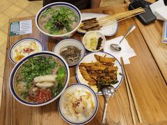 -云阿蛮云南生烫牛肉米线(奉贤路店)