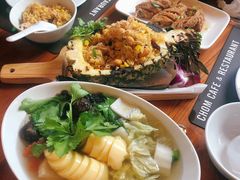 -Chom Cafe and Restaurant