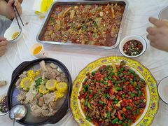 -乡土特色.冷锅鱼.牦牛肉汤锅