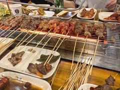 -哈尔滨小酒馆·鲜肉现穿自助烧烤(康新花园店)