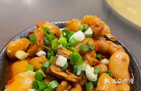 Stewed Pig Trotter with Kidney Beans