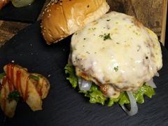 -HIGH FIVE哈福手工汉堡(桂林路店)