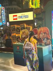-乐高品牌旗舰店(人民广场店)