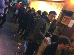 等位区-朱氏胖子烂火锅(洪崖洞店)