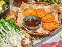 -蚂蚁洞·烤肉大营地(上海静安大悦城店)